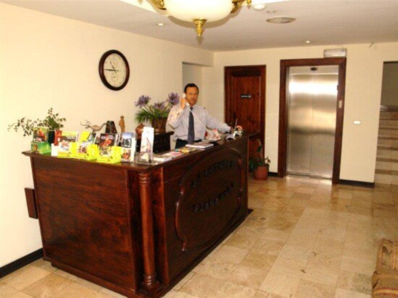 圣约瑟雷亚尔广场套房公寓酒店 聖荷西 外观 照片