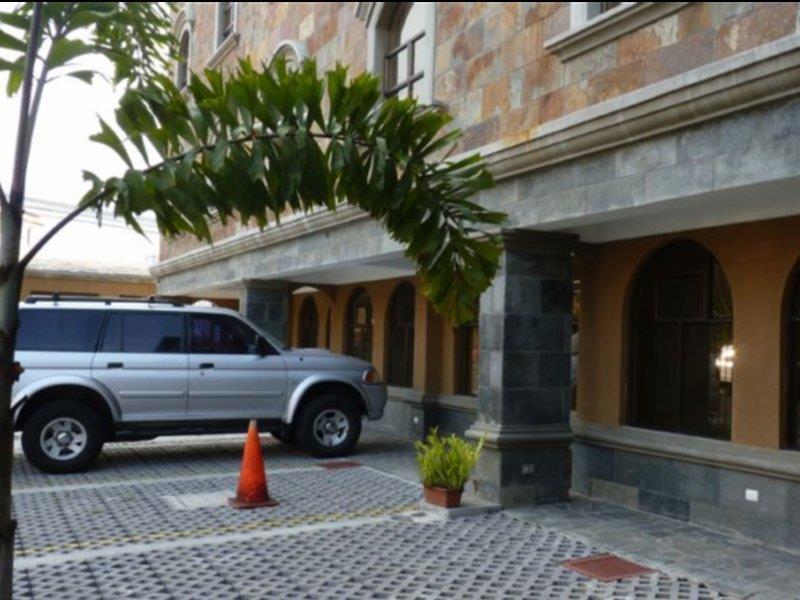 圣约瑟雷亚尔广场套房公寓酒店 聖荷西 外观 照片